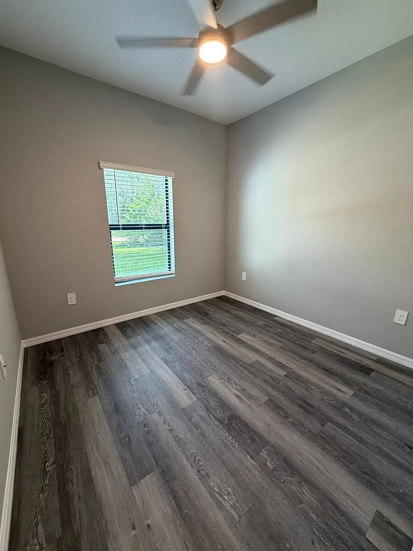 3 bed, 2.0 bath, 1250 sqft, $1,595 — Photo 4