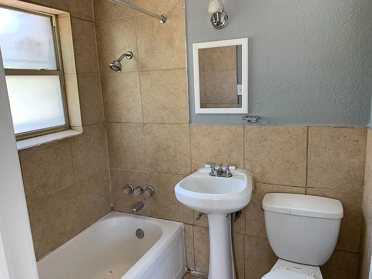 2815 Primrose Ave #B — Photo 6