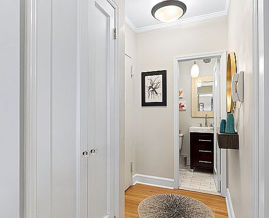 4th image of 315 W 99th St APT 3B