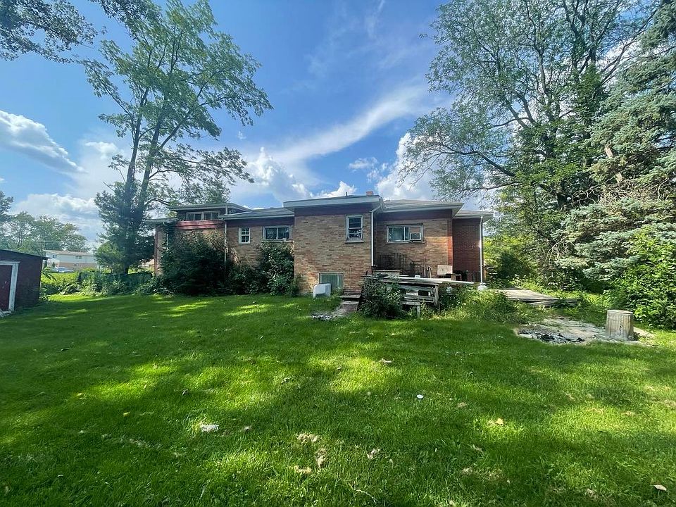 2nd image of 7457 W 105th St