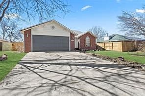 2nd image of 803 S Liberty Dr