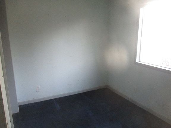 3rd image of 34867 N Rock Island St