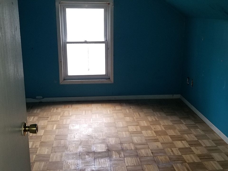 2nd image of 713 S 16th St