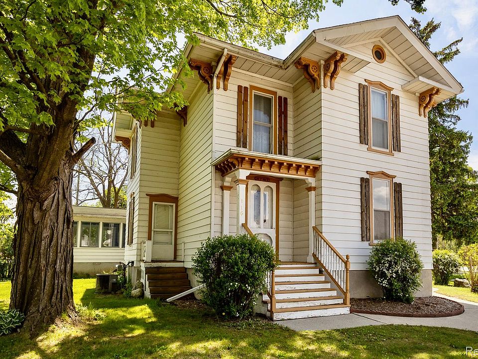 1st image of 116 E Main St
