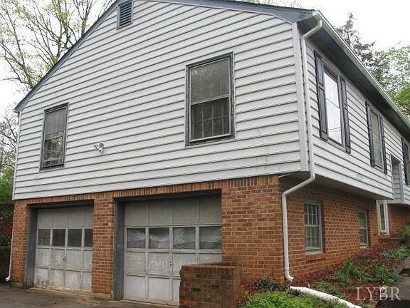 2nd image of 140 Oakland Dr