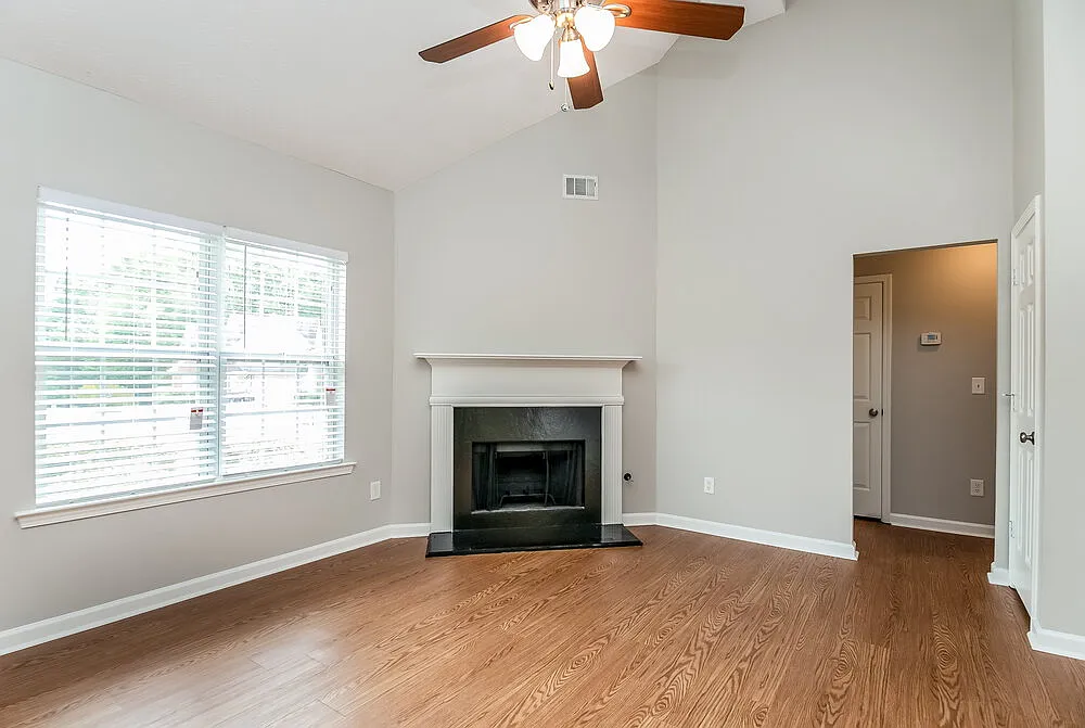 3 bed, 2.0 bath, 1510 sqft, $1,925 — Photo 4
