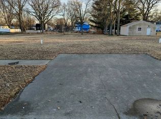 109 E Sheridan St, Watseka, IL 60970