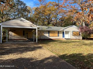 2127 Alta Woods Blvd, Jackson, MS 39204