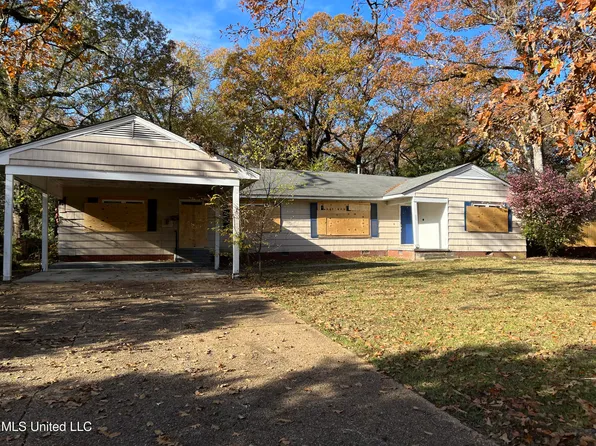 2127 Alta Woods Blvd, Jackson, MS 39204