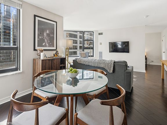3rd image of 401 E Ontario St APT 1606