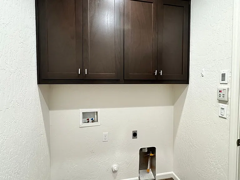 1725 N Silvervale St — Photo 19