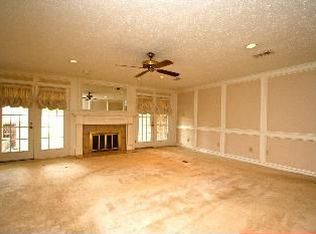 3002 E Steepbank Cir, Sugar Land, TX 77479