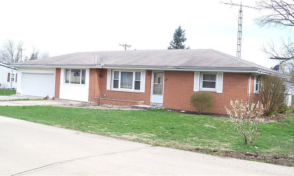 1st image of 234 E Walnut St