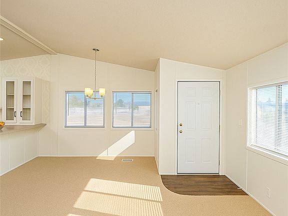 3rd image of 5860 Alicia St