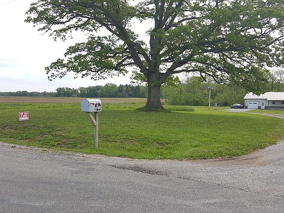 4th image of 2870 N County Road 2200e