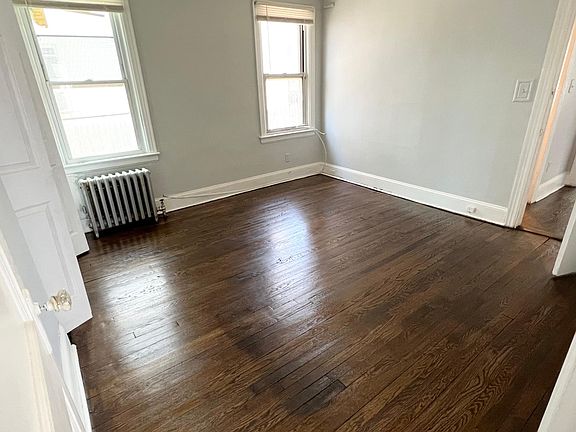 2nd image of 70 Melrose Ave Floor 1