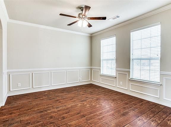 3rd image of 317 Prince John Dr