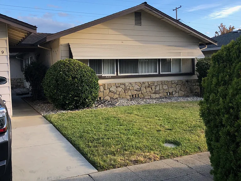 7177 & 7179 Coronado Dr — Photo 5