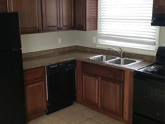 4th image of 1449 Broadlawns Ln