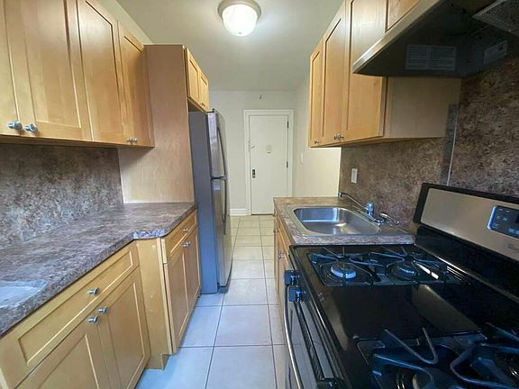 3rd image of 35-25 34th St #D31