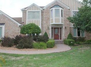 47062 Elmsmere Dr, Northville, MI 48167