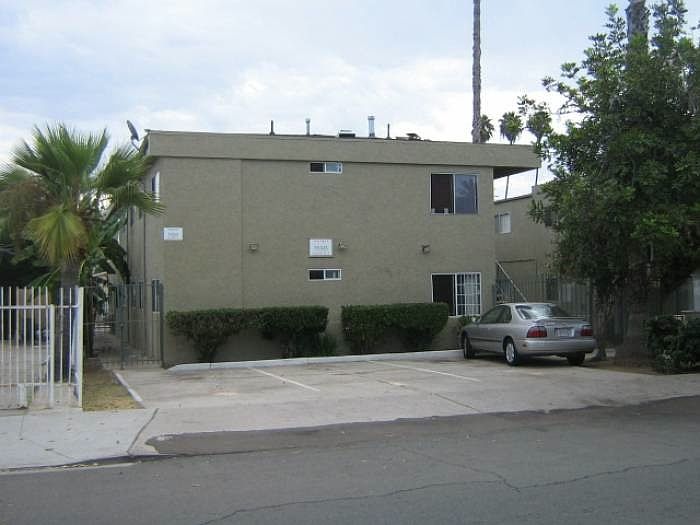 2nd image of 4137 Highland Ave APT 1