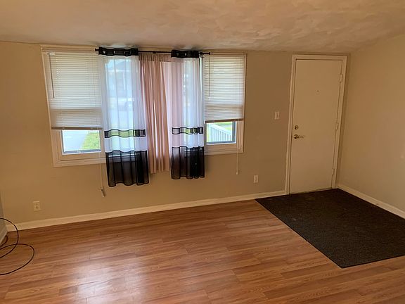 5th image of 435 Bell Ave