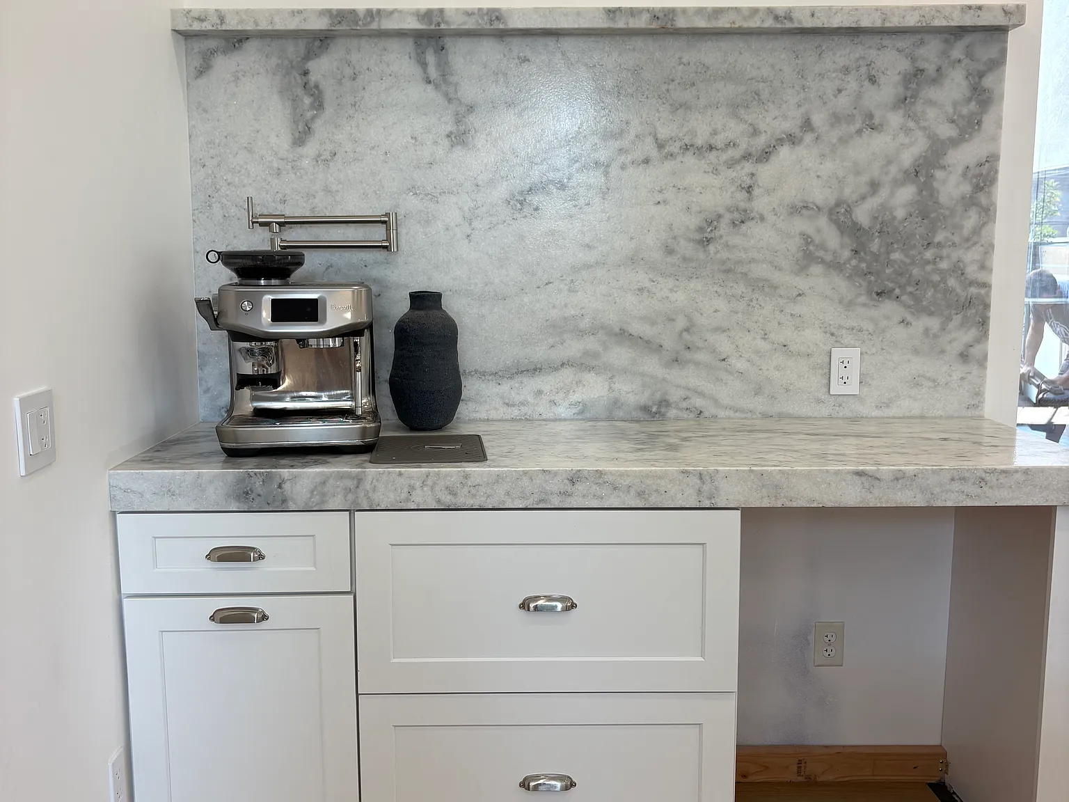 5 bed, 3300 sqft, $5,795 — Photo 4