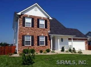 1873 Wellington Ln, Maryville, IL 62062