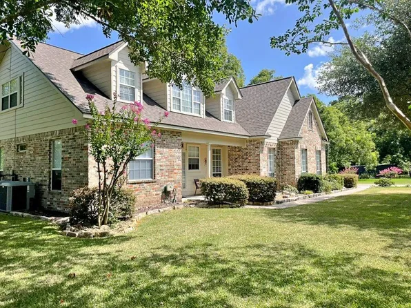 2903 Creekside Dr, Brenham, TX 77833