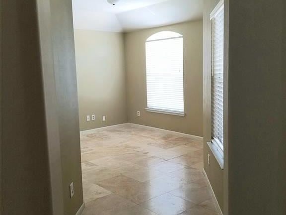 4th image of 18711 Peralta Hill Ln