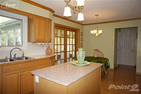 2nd image of 723 Boutell Dr