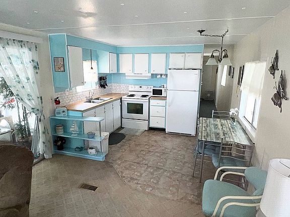 3rd image of 119 Flamingo Dr