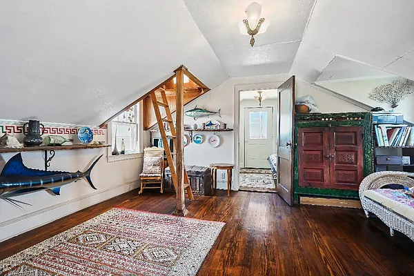 Sold by Century 21 Amiable Realty Group II Inc | media 8