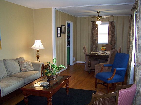 3rd image of 3210 Fleetwood Ave