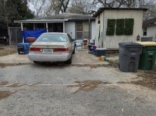 2518 Thompson St, Victoria, TX 77901