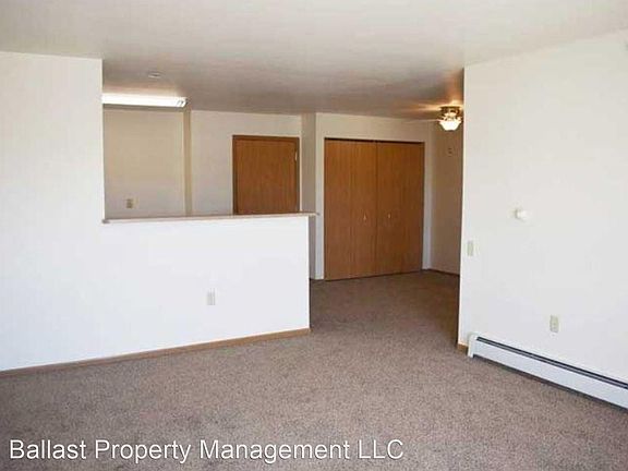 4th image of 717 W Holt Ave #10576816