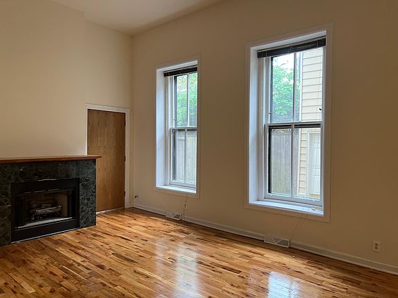 4th image of 1627 N Sedgwick St APT 1R