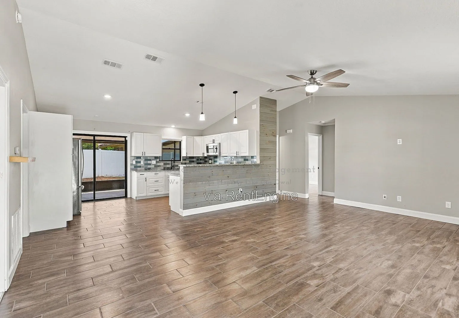 3 bed, 2.0 bath, 1171 sqft, $2,100 — Photo 4
