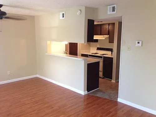 111 Prexy Dr #206