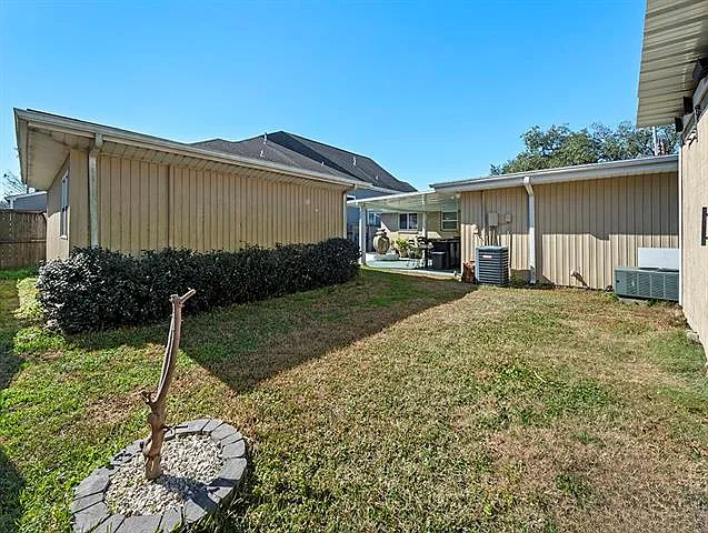 5601 Chamberlain Dr — Photo 23