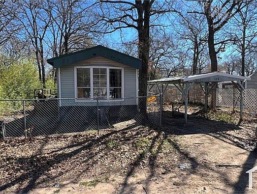 1st image of 108 Dove Ln