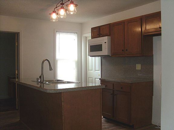 4th image of 513 N 2nd St