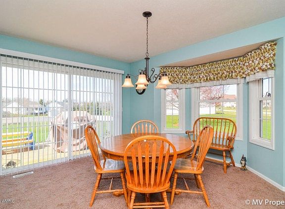 4th image of 7443 Whistlehill Ct SW