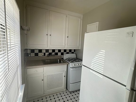 3rd image of 1563 Washington St APT 201