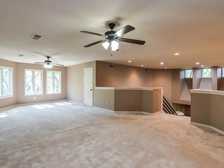 1113 Shady Oaks Cir — Photo 21