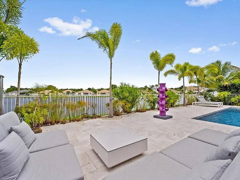 8152 Butler Greenwood Dr — Photo 30