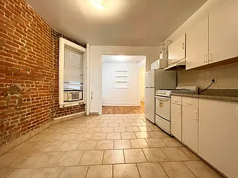Rented by Century 21 Premier 