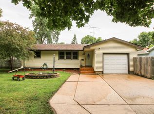 738 Juul Rd SW, Hutchinson, MN 55350