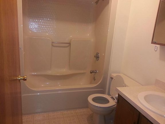 3rd image of 23 Rosemont Ct APT A